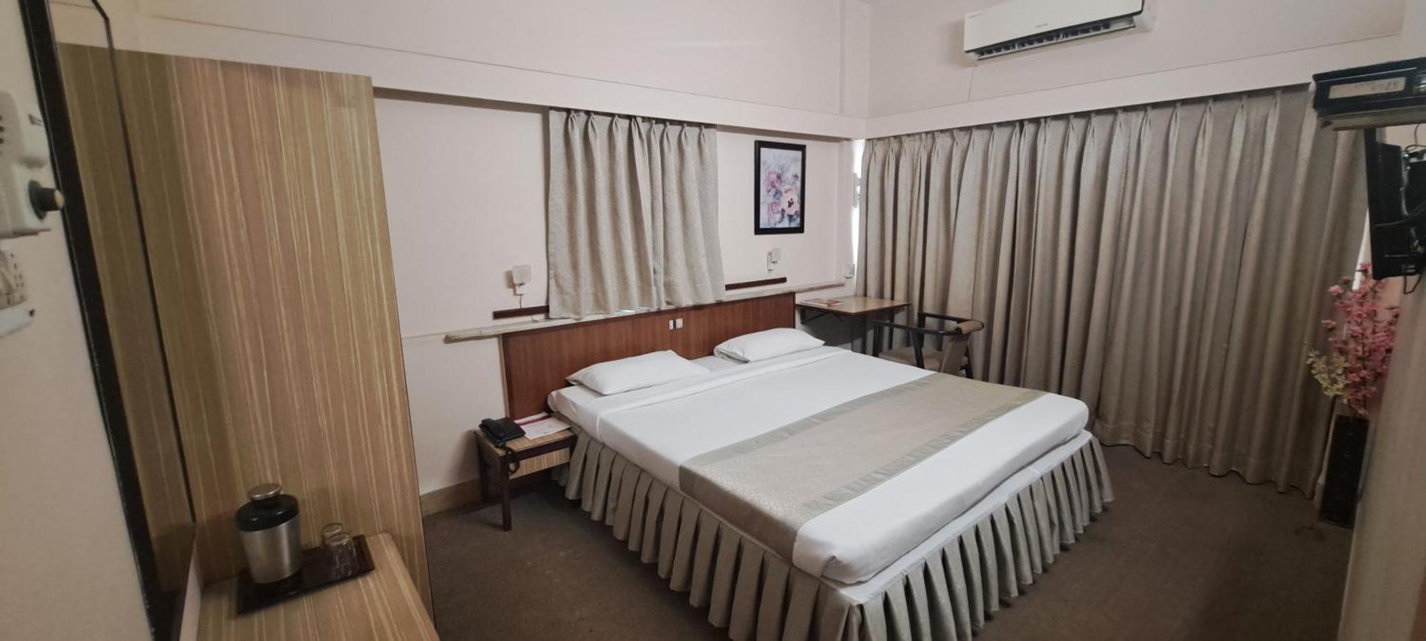 Hotel Swaroop Pune Exterior foto